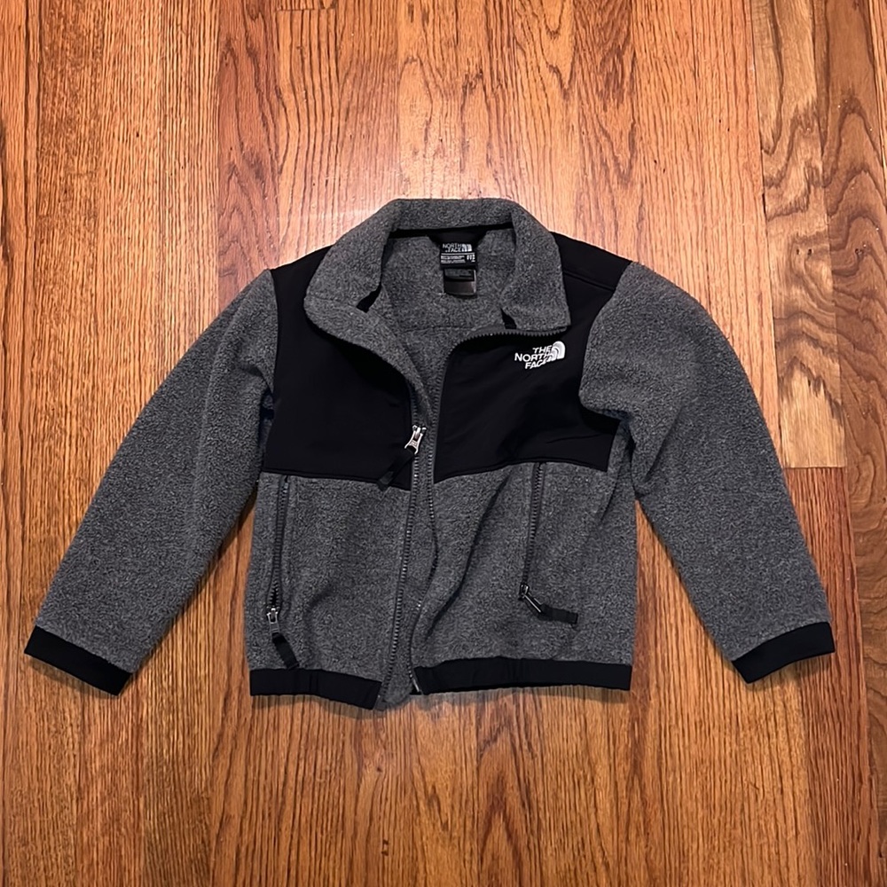 North Face Boys/Youth Denali jacket, gray/black, XXS
